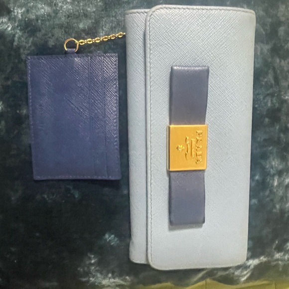 Authentic Prada Saffiano Wallet - Picture 4 of 12